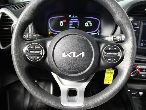 Used 2023 Kia Soul LX w/ Option Group 015 FWD image 13