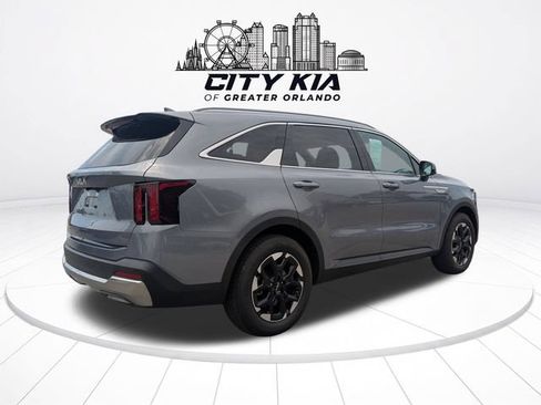 Certified 2024 Kia Sorento S FWD image 7