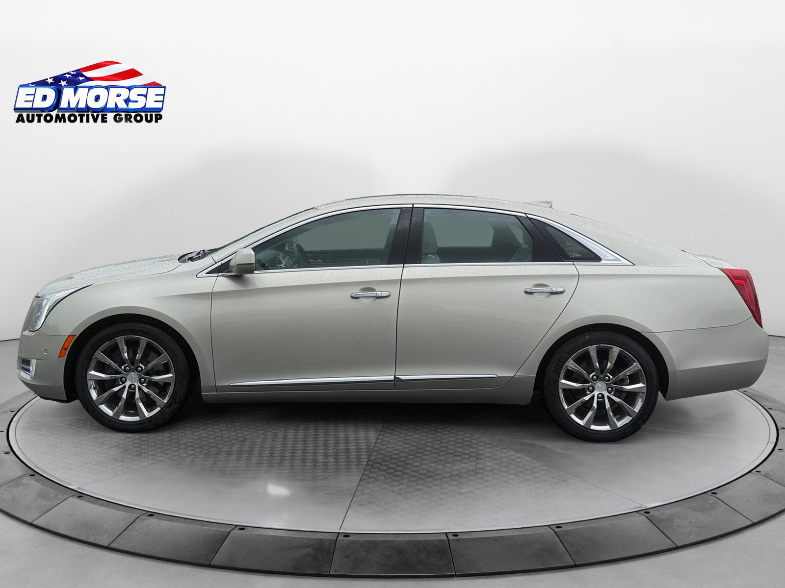 Certified 2016 Cadillac XTS Premium FWD image 2