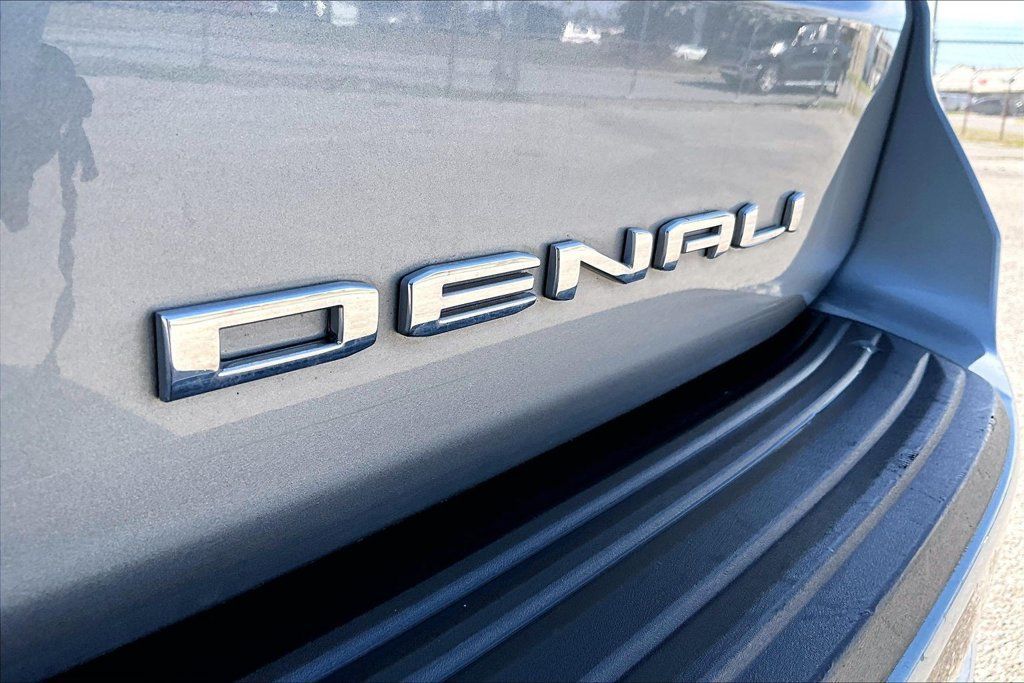 Used 2024 GMC Yukon Denali AWD/4WD image 42