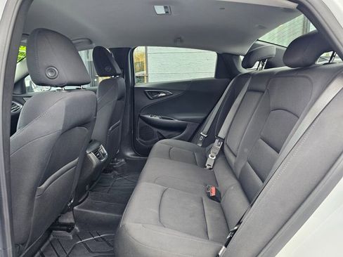 Used 2021 Chevrolet Malibu LT FWD image 16