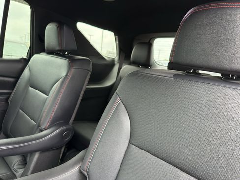 Certified 2024 Chevrolet Traverse Z71 w/ LPO, Floor Liner Package AWD/4WD image 34