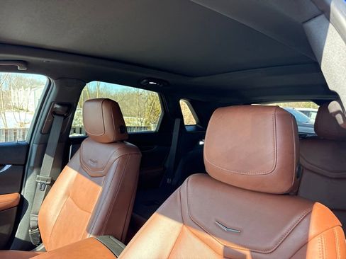 Certified 2023 Cadillac XT5 Premium Luxury image 2