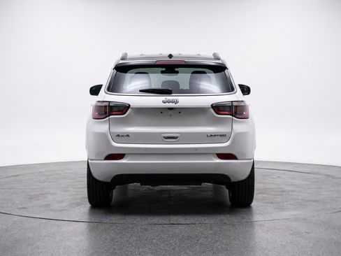 Used 2025 Jeep Compass Limited image 7