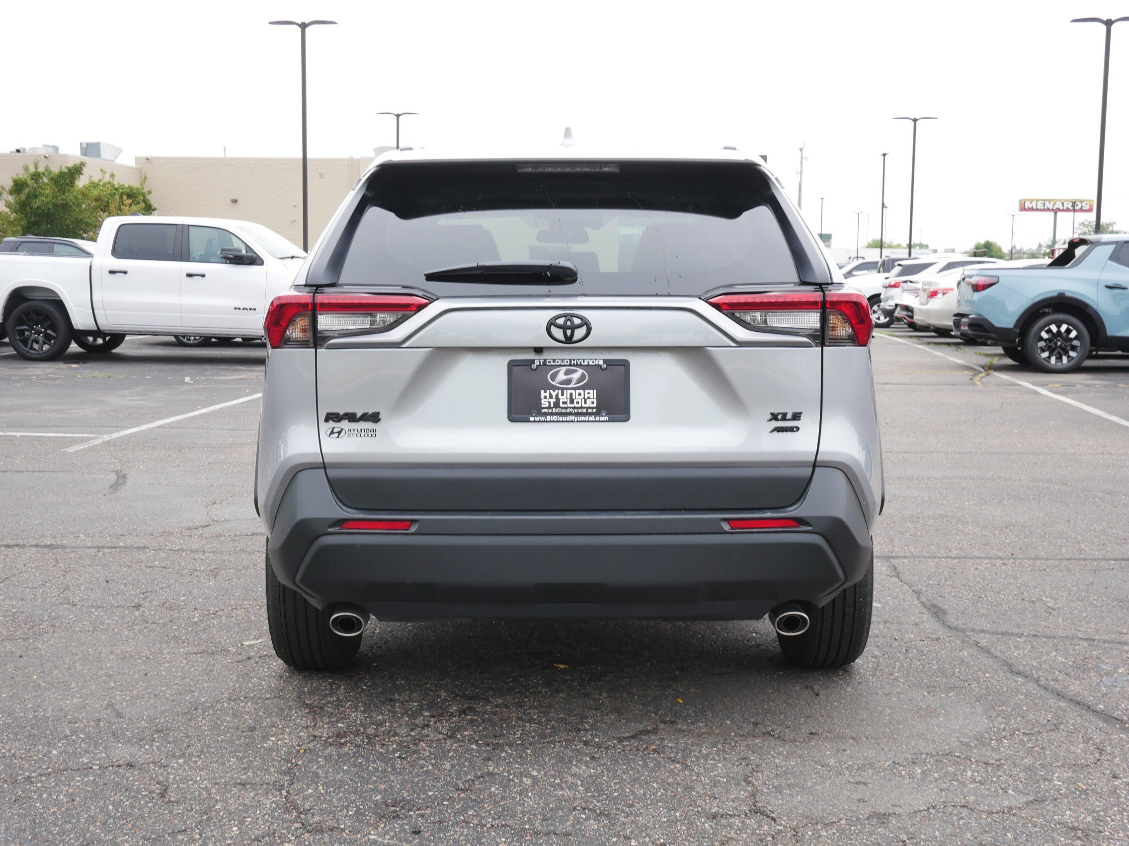 Used 2025 Toyota RAV4 XLE w/ Convenience Package AWD/4WD image 4