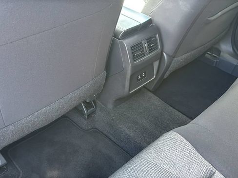 Used 2025 Nissan Rogue SV FWD image 29