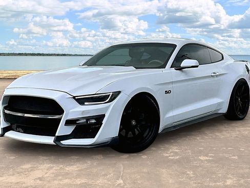 Used 2016 Ford Mustang GT Premium w/ Equipment Group 401A RWD image 1