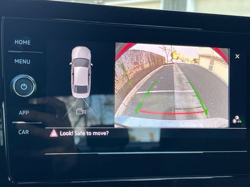 Certified 2025 Volkswagen Jetta Sport image 18