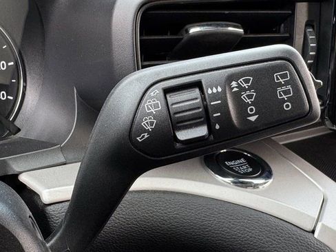 Used 2024 Ford Explorer XLT image 21