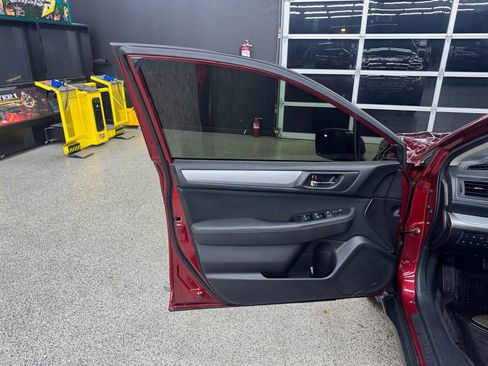 Used 2017 Subaru Outback 2.5i Premium image 9