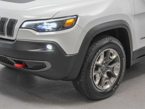 Used 2019 Jeep Cherokee Trailhawk w/ Comfort/Convenience Group AWD/4WD image 5