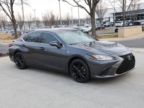 Used 2022 Lexus ES 350 F Sport image 2