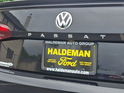 Used 2020 Volkswagen Passat 2.0T R-Line FWD image 29