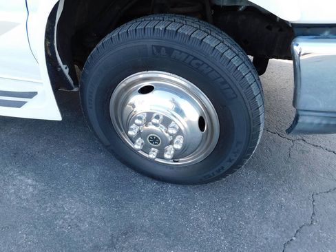 Used 2015 Ford E-450 and Econoline 450 Super Duty w/ Motorhome Prep Package RWD image 7