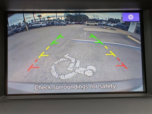 Used 2018 INFINITI QX30 Premium w/ Cargo Package image 25