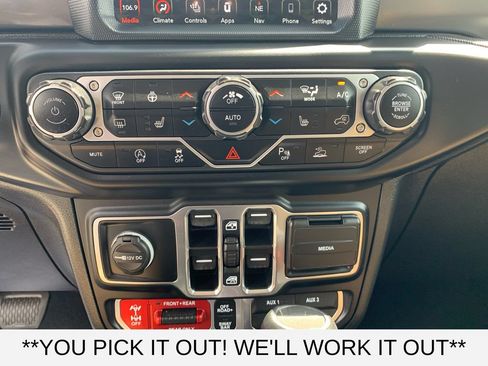 Used 2023 Jeep Gladiator Rubicon w/ LED Lighting Group AWD/4WD image 20