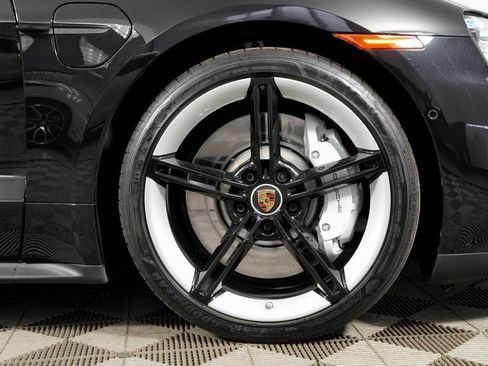Used 2024 Porsche Taycan GTS image 43