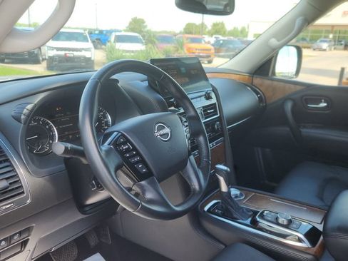 Used 2024 Nissan Armada SL AWD/4WD image 9