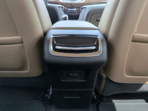 Used 2023 Cadillac XT6 Premium Luxury w/ Platinum Package FWD image 35