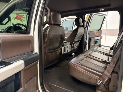 Used 2015 Ford F150 King Ranch w/ Equipment Group 601A Luxury AWD/4WD image 32