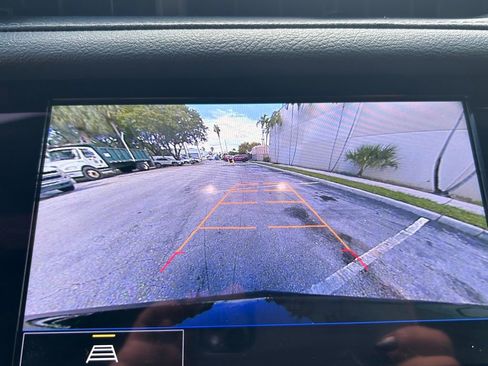 Used 2025 Cadillac XT6 Premium Luxury image 25