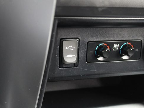 Used 2015 Toyota 4Runner Limited image 36