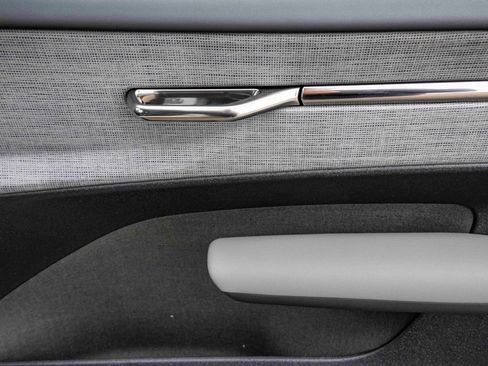 New 2026 Volvo EX30 Cross Country Ultra w/ Protection Package Premier image 19