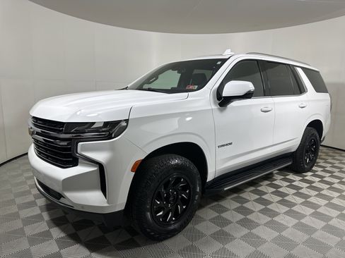 Used 2022 Chevrolet Tahoe LT w/ Luxury Package image 3