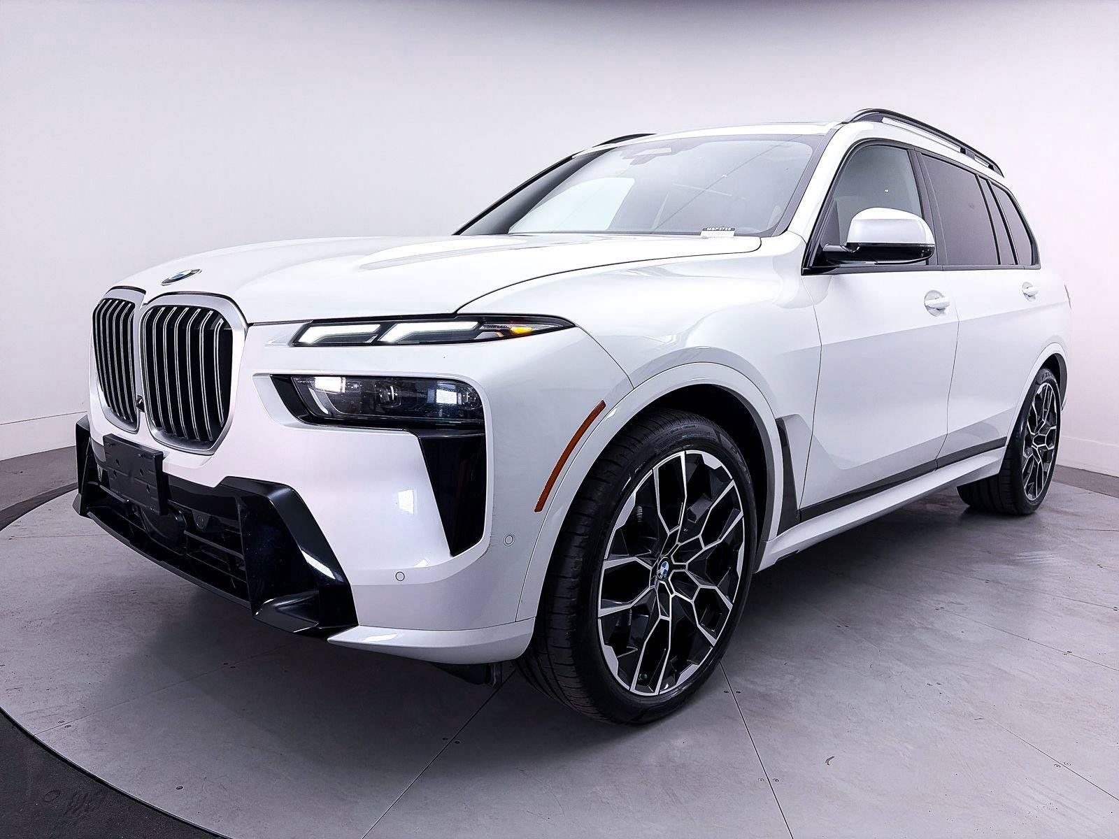 Used 2023 BMW X7 xDrive40i w/ M Sport Package AWD/4WD image 14