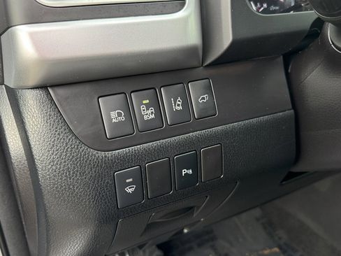 Used 2015 Toyota Highlander Limited w/ Driver Technology Package image 23