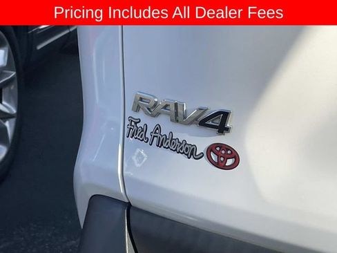 Used 2021 Toyota RAV4 XLE AWD/4WD image 6