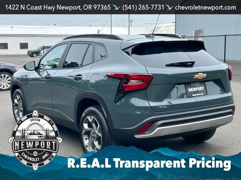 New 2026 Chevrolet Trax LT w/ LT Convenience Package FWD image 7