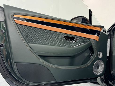 Used 2024 Bentley Continental GT S image 12