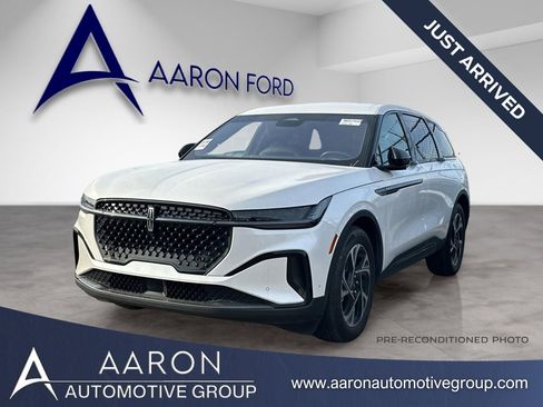 Used 2024 Lincoln Nautilus Premier w/ Jet Appearance Package image 1