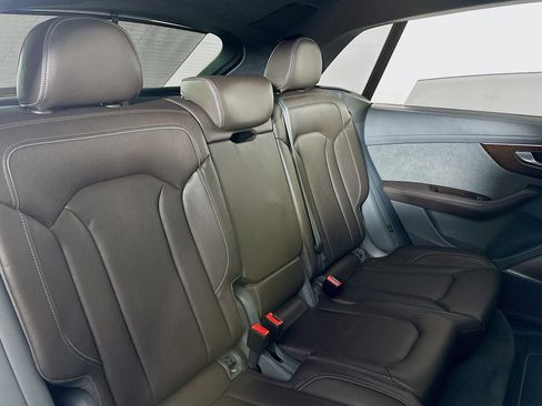 Used 2024 Audi Q8 Prestige w/ Prestige Package image 26