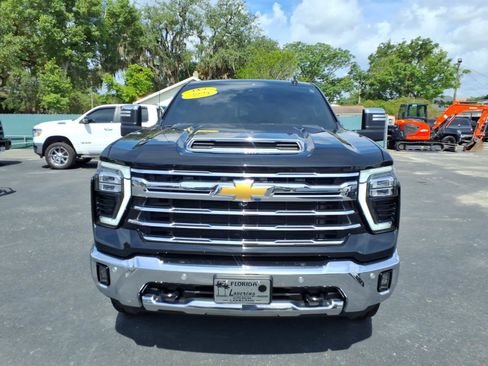 Used 2024 Chevrolet Silverado 3500 LTZ w/ LTZ Plus Package AWD/4WD image 8