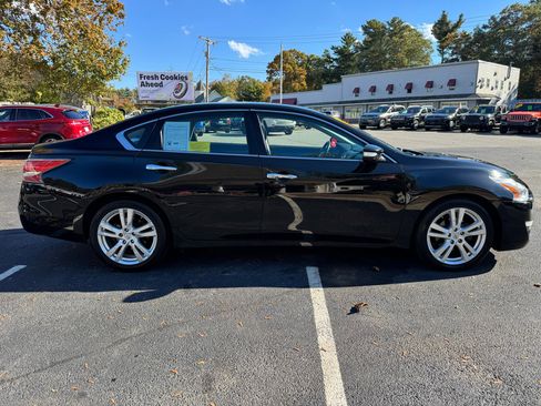 Used 2015 Nissan Altima 3.5 SL image 10