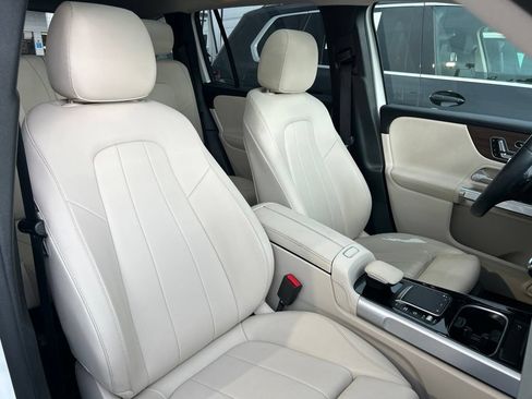 Used 2023 Mercedes-Benz GLB 250 image 41