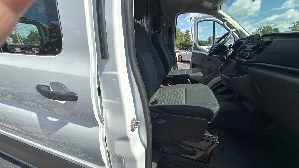 Used 2025 Ford Transit 250 Low Roof w/ Exterior Upgrade Package RWD image 29
