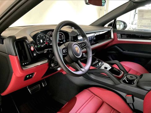 New 2026 Porsche Cayenne Coupe AWD/4WD image 4