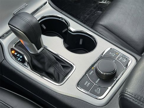 Used 2018 Jeep Grand Cherokee Summit w/ Platinum Series Group image 27