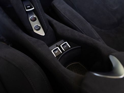 Used 2020 McLaren 720S Performance RWD image 56