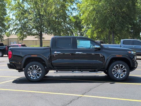 New 2026 GMC Canyon Denali w/ LPO, Black Badging Package AWD/4WD image 5