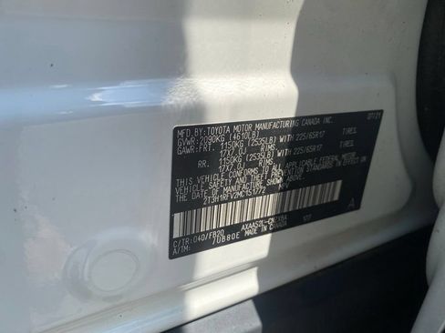 Used 2021 Toyota RAV4 LE FWD image 15