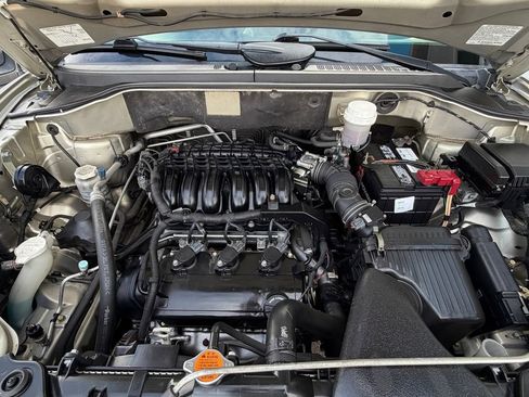 Used 2008 Mitsubishi Endeavor SE AWD/4WD image 14