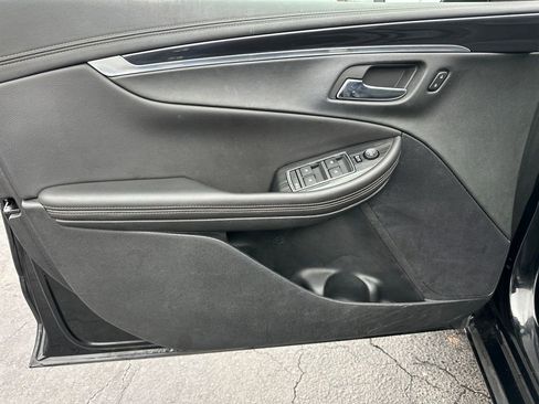 Used 2017 Chevrolet Impala LT image 11