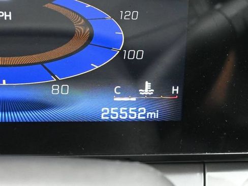 Used 2025 Chevrolet Trax LT w/ Driver Confidence Package FWD image 40