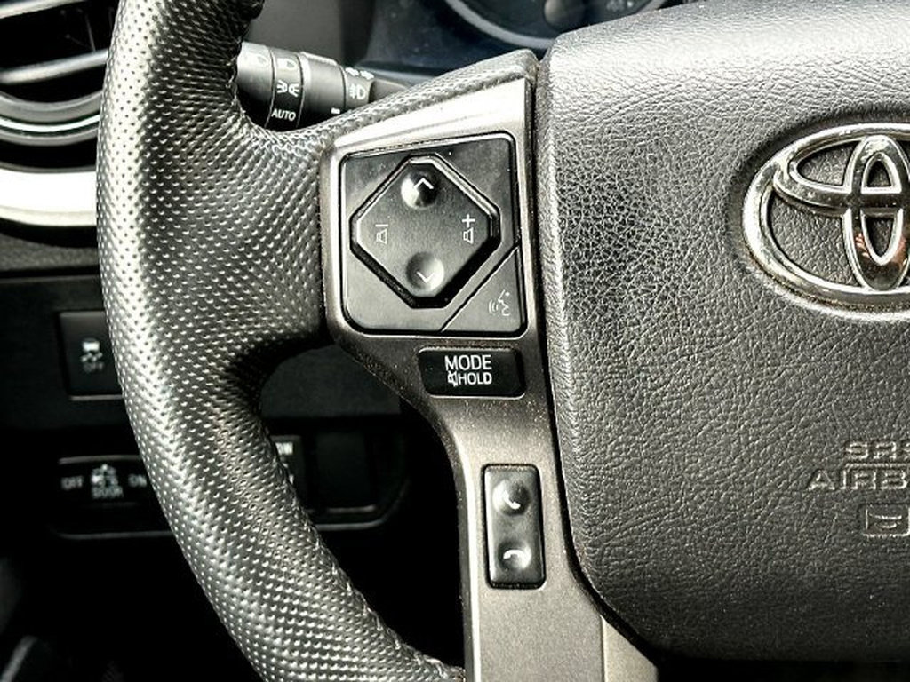 Used 2021 Toyota Tacoma TRD Sport w/ Technology Package AWD/4WD image 22
