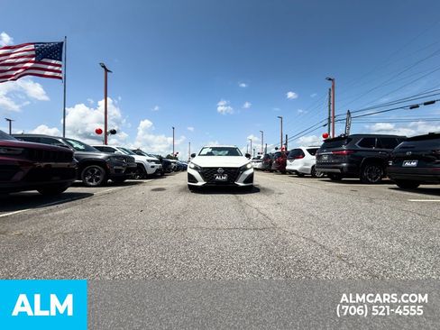 Used 2024 Nissan Altima 2.5 SR FWD image 21