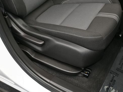 Used 2024 Chevrolet Blazer LT image 42